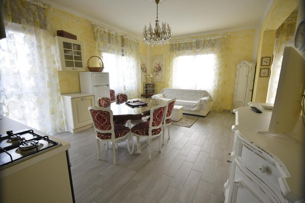 Le Bouganville Apartment 데센자노델가르다 외부 사진