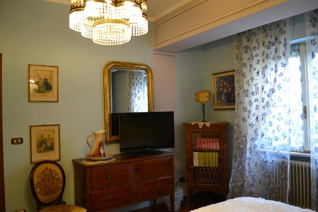 Le Bouganville Apartment 데센자노델가르다 객실 사진