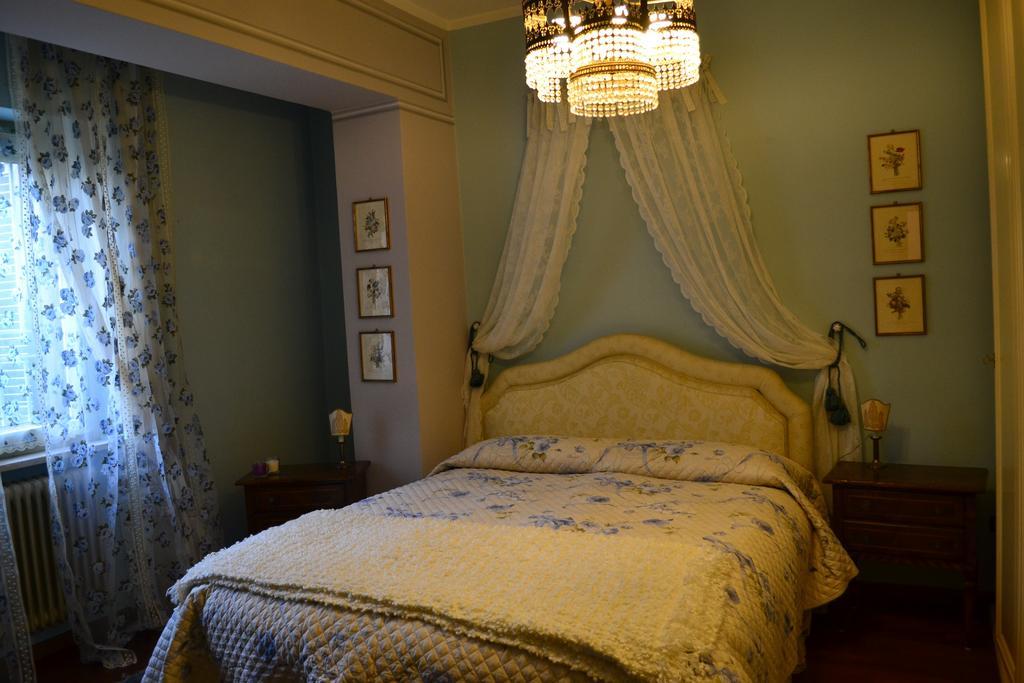 Le Bouganville Apartment 데센자노델가르다 객실 사진