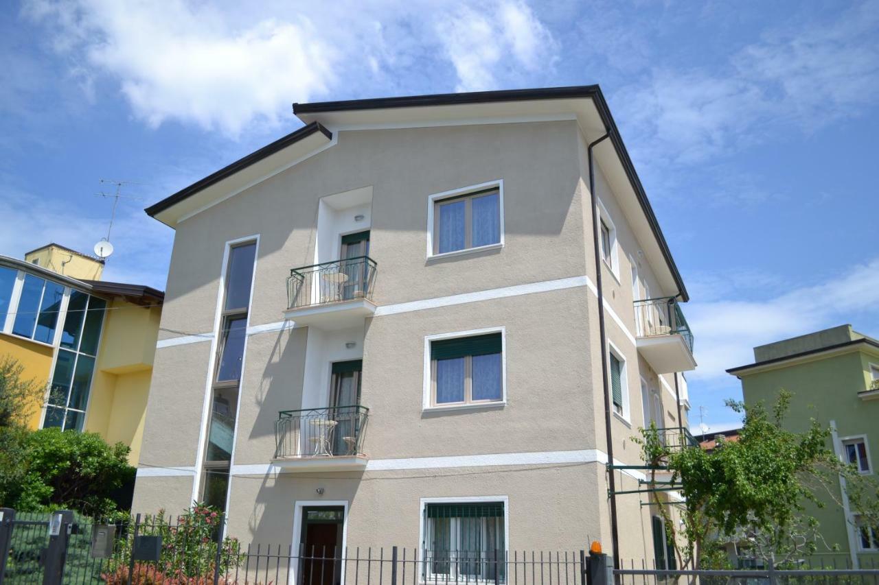Le Bouganville Apartment 데센자노델가르다 외부 사진
